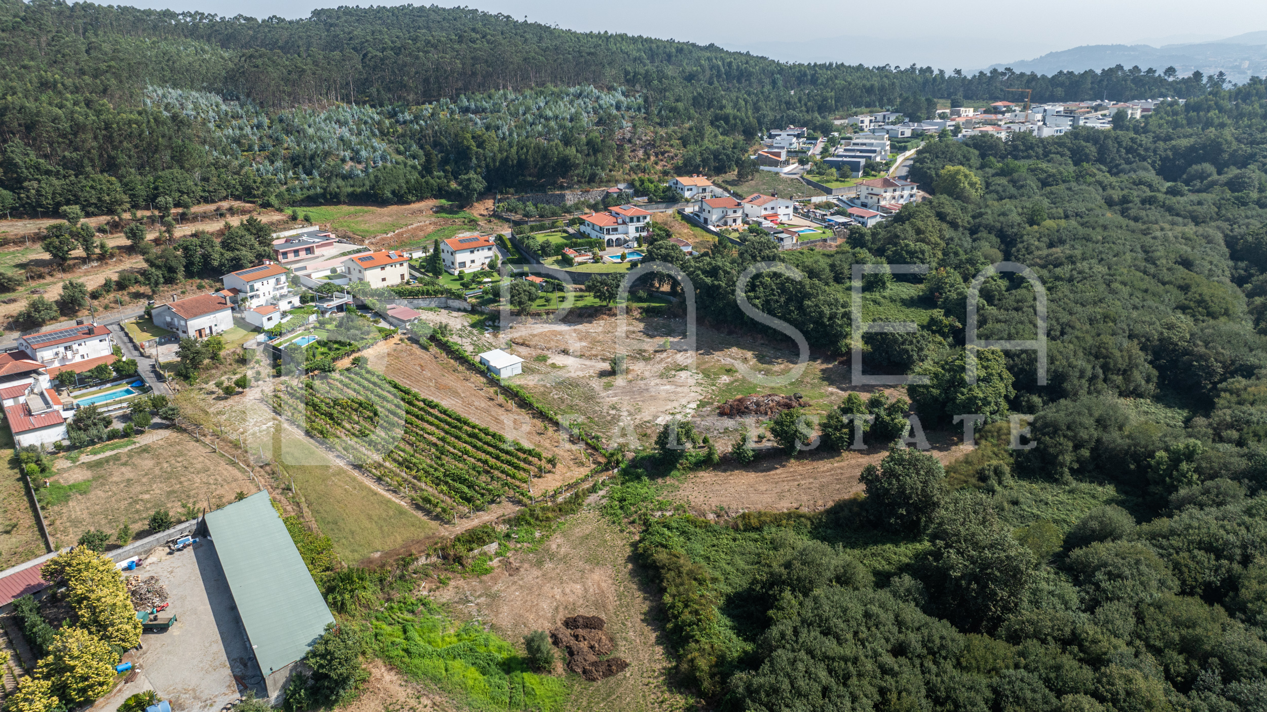 Terreno agrícola com 6044m2 em Semelhe, Braga 2